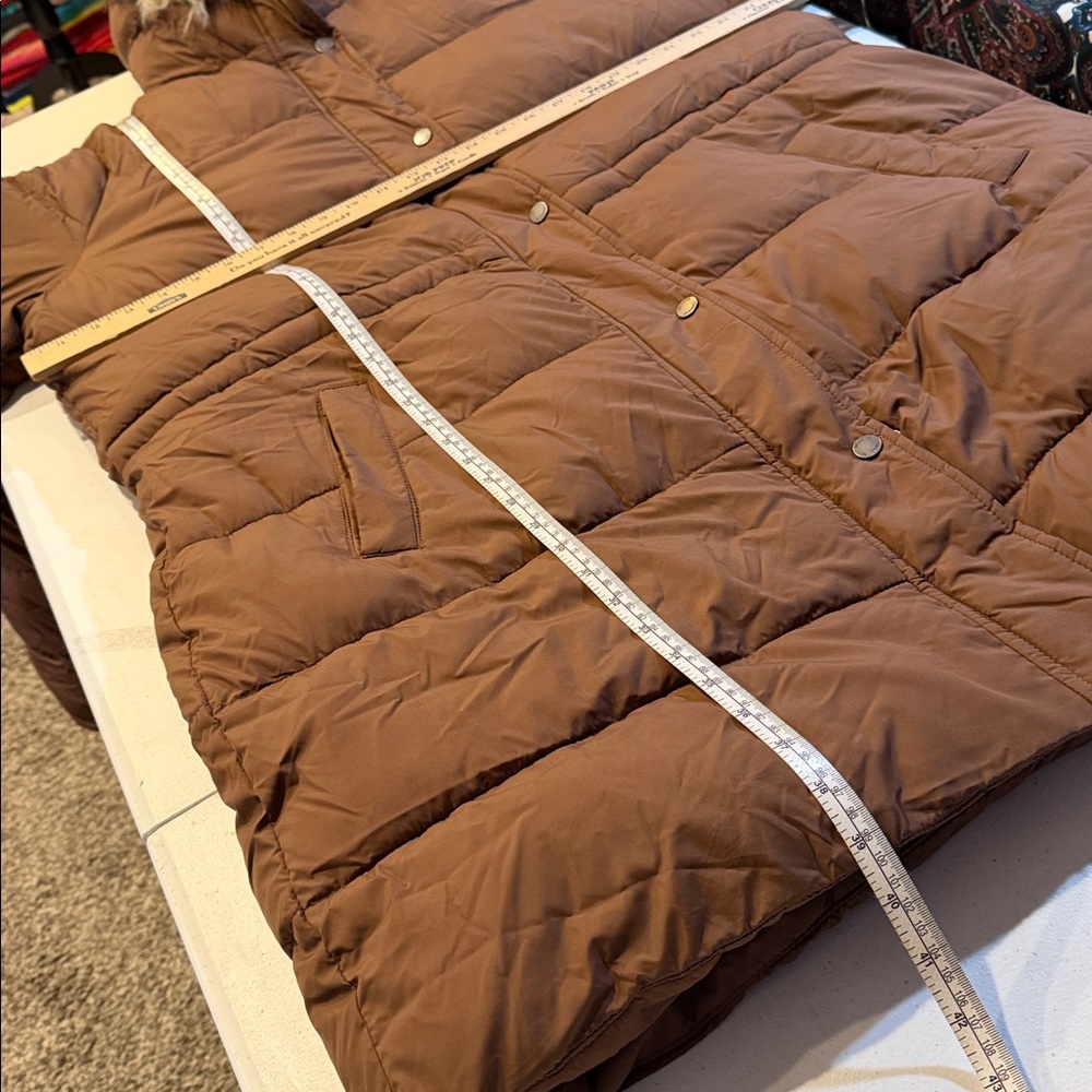 #20. Hollister Long Tan Puffer Coat with Fur Trim. Xxl - Picture 6 of 15